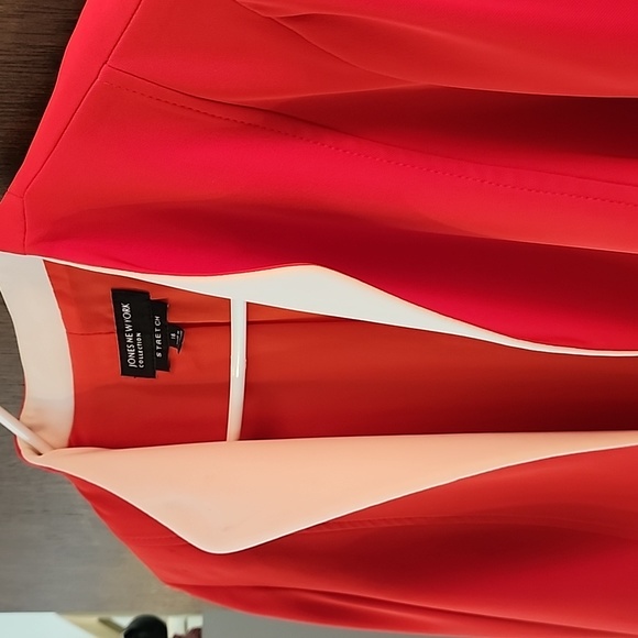 Jones New York Collection red blazer with cream lapels, stretch, EUC, 16 - Picture 3 of 4